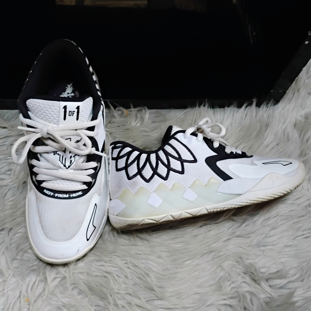 Puma lamelo ball MB.01 Low white&black basketball shoes.